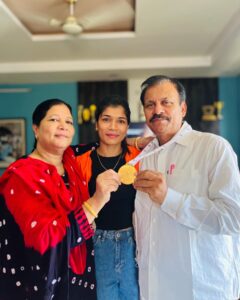 Nikhat Zareen with her parents