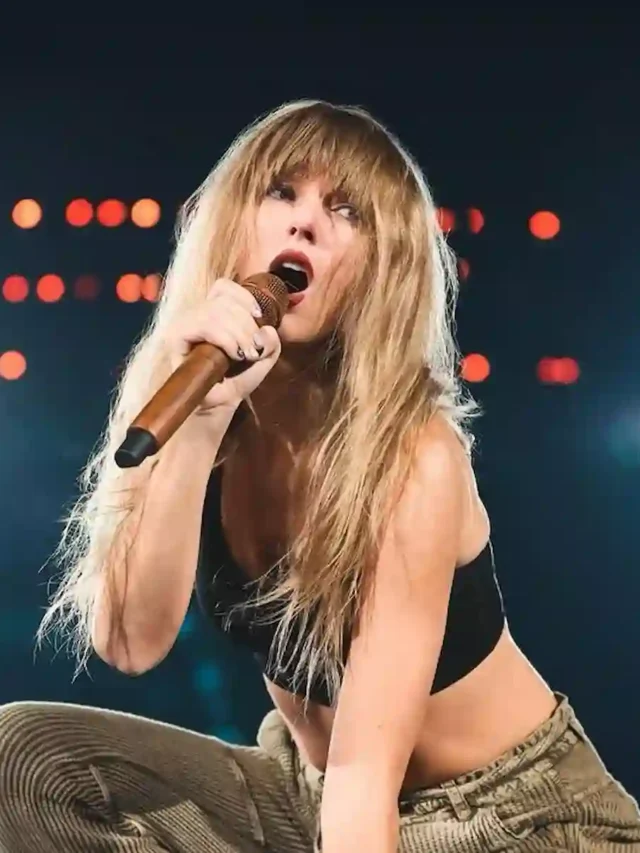 Swift made a charming appearance at Kelce's game, donning